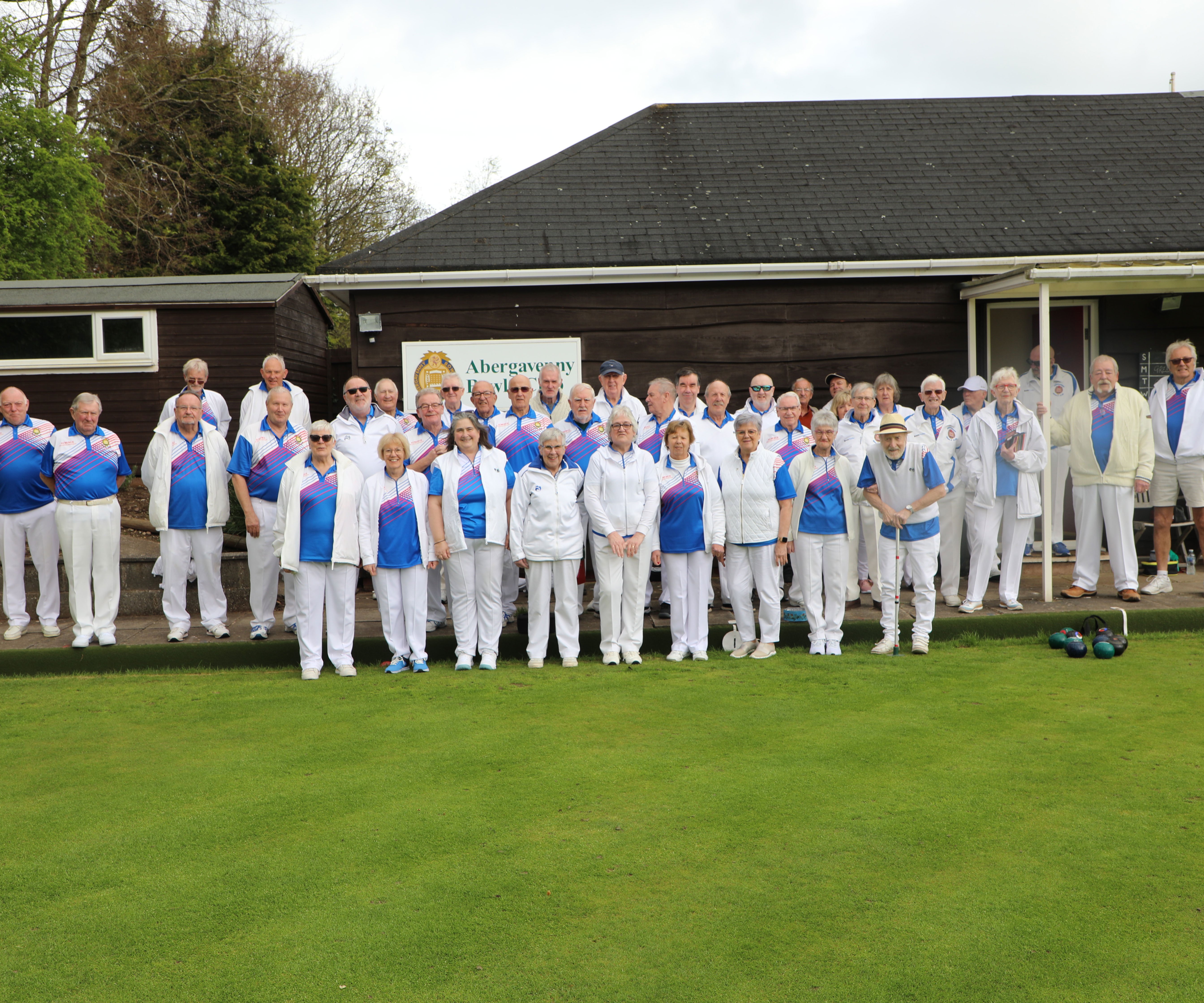 Saints on high as Abergavenny miss out in bowls friendly